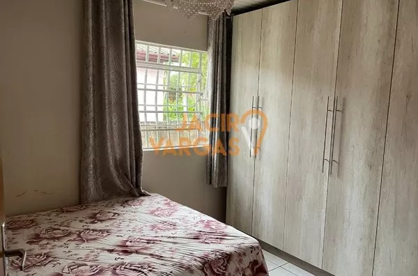 Casa á venda localizada no Bairro Jardim Floresta 