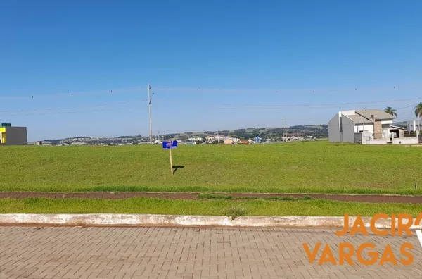Lote localizado no loteamento Universitário 
