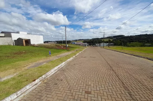 Lote á venda localizado no Loteamento Universitário 