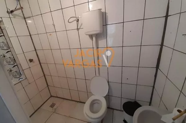 Casa á venda localizada no Bairro Jardim das palmeiras 