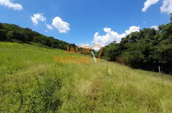 Chácara á venda localizada na Linha Alto Paraíso 