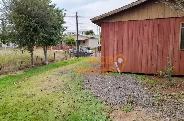 Lote á venda localizado no Bairro Santa Mônica 