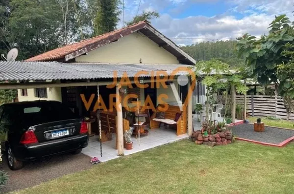 Chácara á venda localizado na linha santa Luzia 