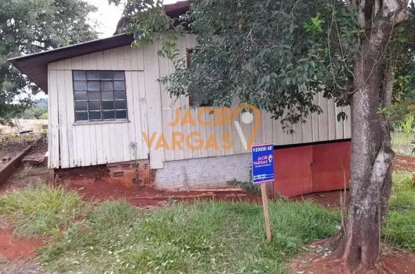 Casa á venda localizada no Bairro Jardim das palmeiras 