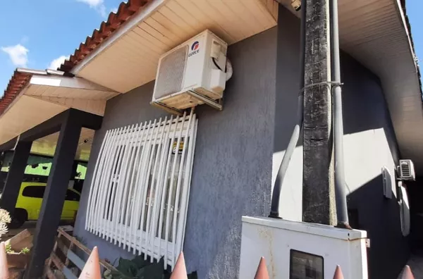 Casa á venda localizada no Bairro São Francisco 