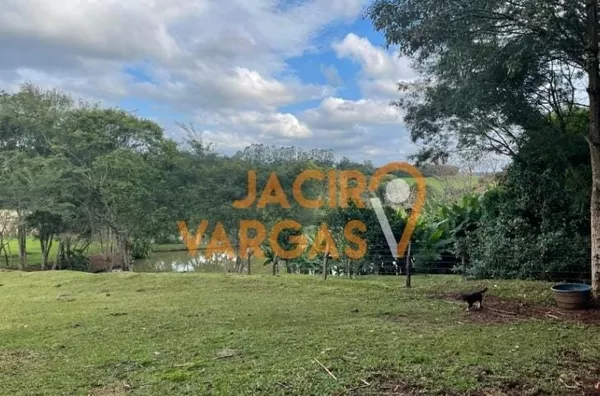 Chácara á venda localizado na linha santa Luzia 
