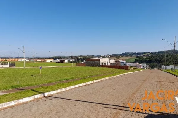 Lote localizado no loteamento Universitário 