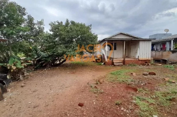 Lote á venda localizado no Bairro Santa Mônica 