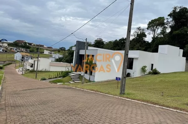 Lote á venda localizado no Condomínio 