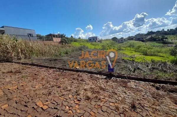 Lote á venda localizado no loteamento Maronez 