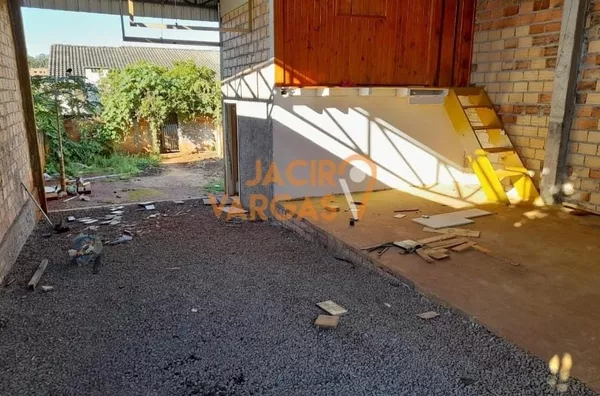 Barracão á venda localizado no Bairro Água verde 