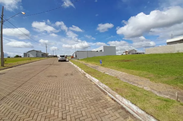 Lote á venda localizado no Loteamento Universitário 