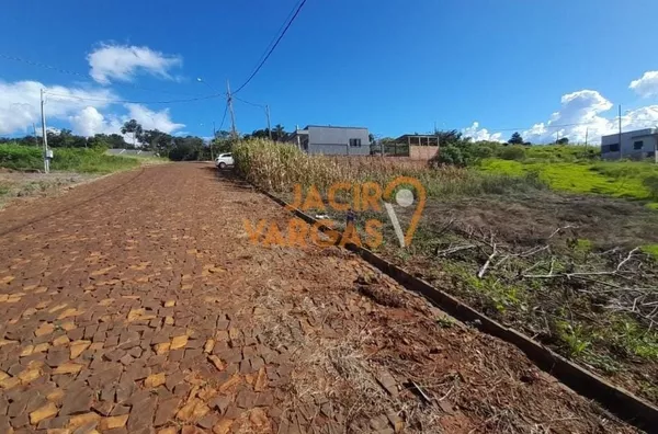 Lote á venda localizado no loteamento Maronez 