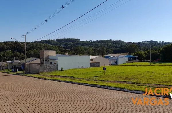 Lote á venda localizado no Loteamento Universitário 