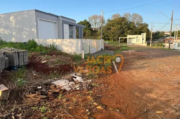 Lote á venda localizado no Bairro Rodinha 