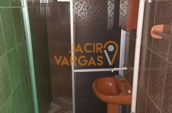Casa á venda localizada no Bairro São Francisco 