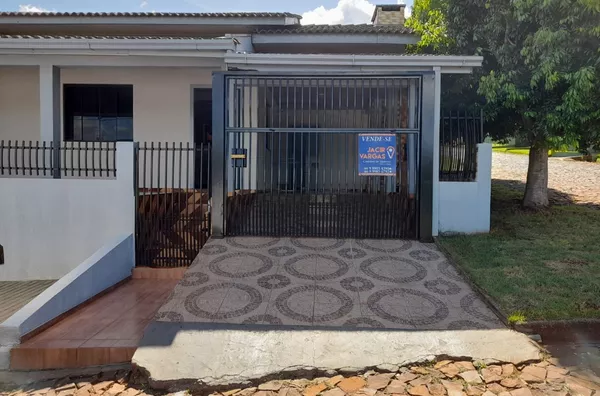 Casa á venda localizada no Bairro Nossa senhora das Graças