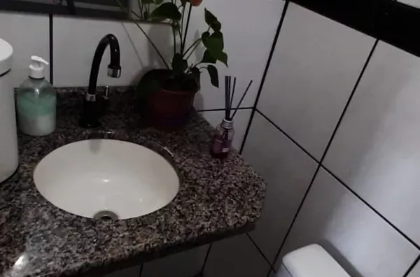 Casa á venda localizada no Bairro São Francisco 