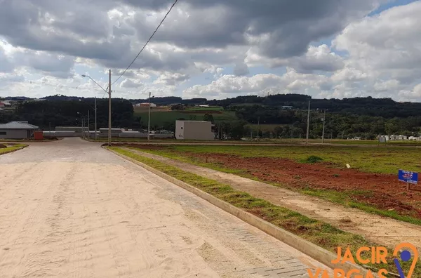 Lote á venda localizado no Loteamento Universitário 