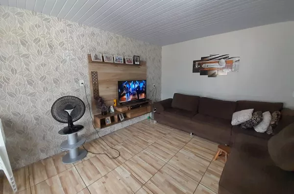 Casa á venda localizada no Bairro Colina verde 