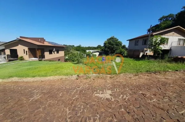 Lote á venda Localizado no Centro de Ampére - Pr