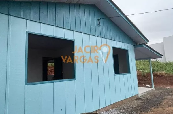 Casa á venda localizada no Loteamento Cidade alta 