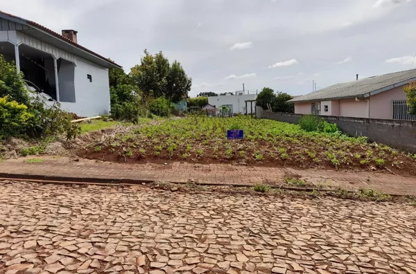 Lote á venda localizado no loteamento Dellani 