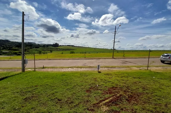 Lote á venda localizado no Loteamento Universitário 