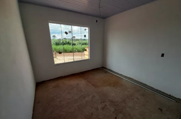 Casa á venda localizada no loteamento vale dos pássaros 