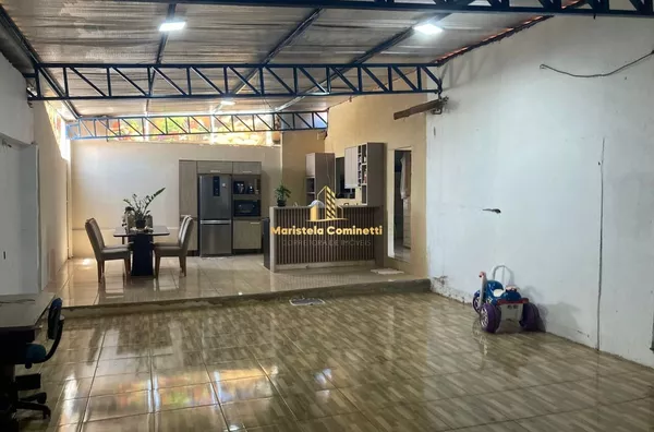 VENDE-SE CASA DE ESQUINA COM PONTO COMERCIAL