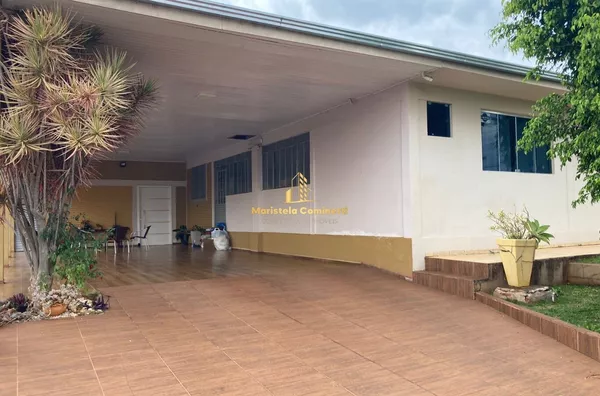 Casa incrível no Centro de Santo Antônio do Sudoeste