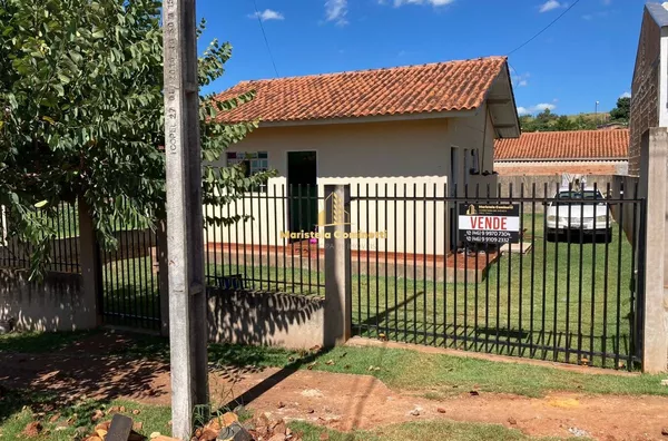 Casa de esquina no Bairro Embaúvas