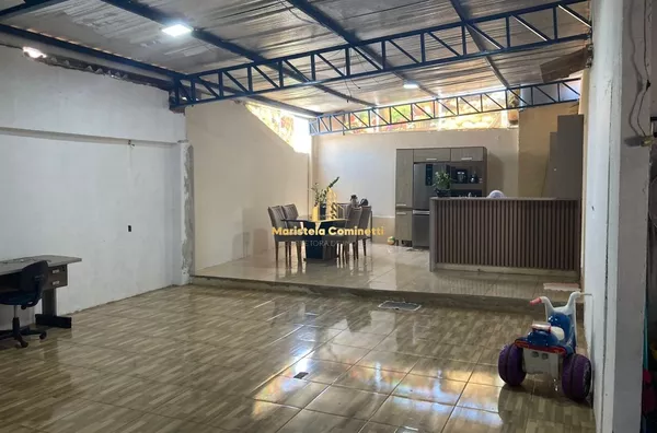 VENDE-SE CASA DE ESQUINA COM PONTO COMERCIAL