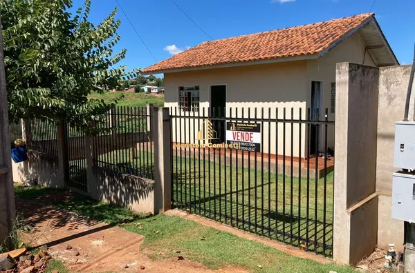 Casa de esquina no Bairro Embaúvas