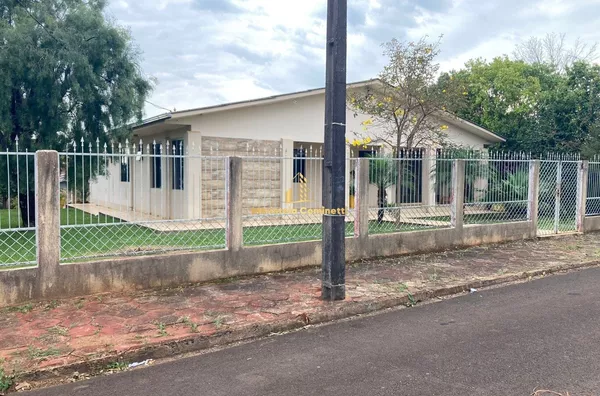 Casa incrível no Centro de Santo Antônio do Sudoeste