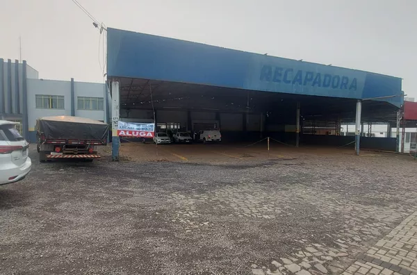 BARRACÃO NA AVENIDA TUPI - BAIRRO BORTOT 