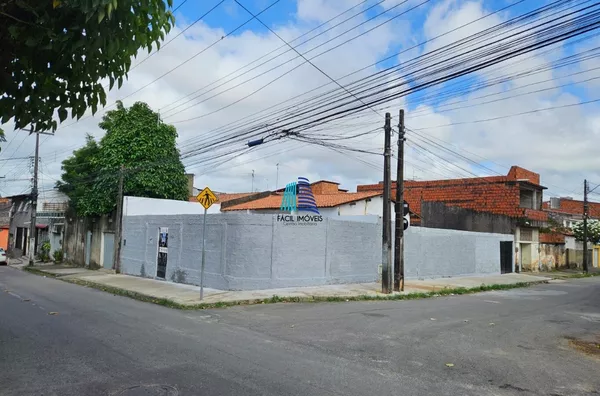 CASA AVENIDA ALANIS MARIA LAURINDO DE OLIVEIRA, Nº: 440 - CONJUNTO CEARÁ