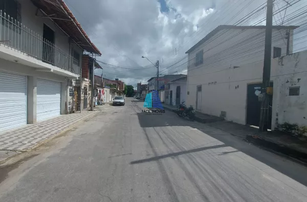 VENDE-SE: CASA RUA 1046, Nº 76, CONJUNTO CEARÁ