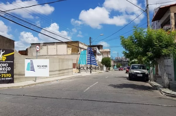 VENDE - SE: TERRENO RUA AMADEU FURTADO, N° 378, PARQUELÂNDIA