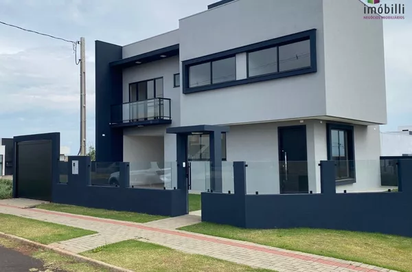 Casa com 03 suítes no bairro Fraron