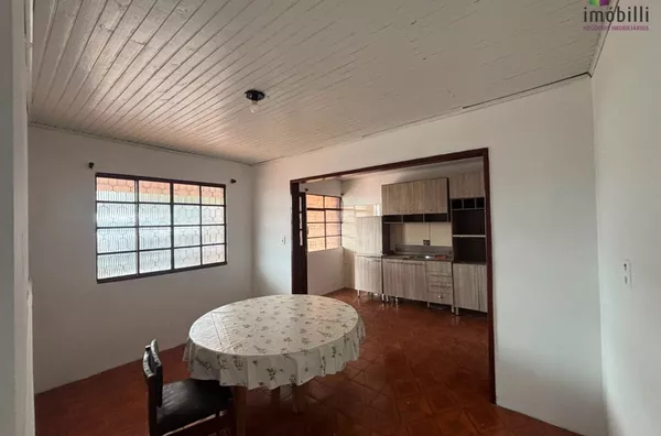 Casa com 04 Quartos no Bairro Planalto