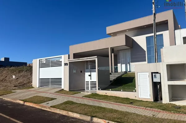 Linda Casa Moderna no Bairro Fraron