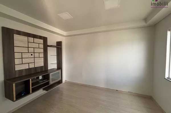 Casa com 03 quartos,  Fraron, Pato Branco