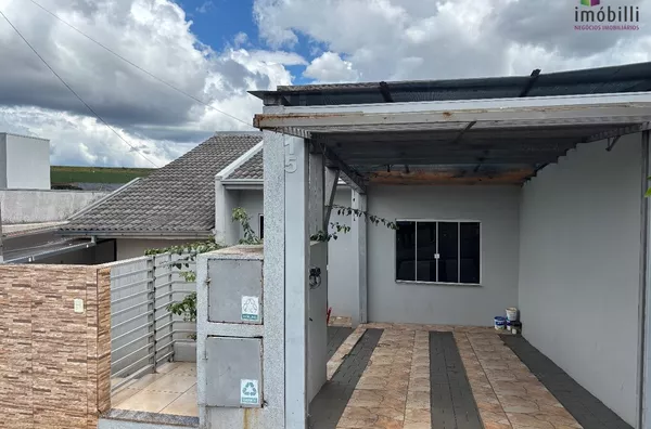 Casa com 03 quartos,  Fraron, Pato Branco