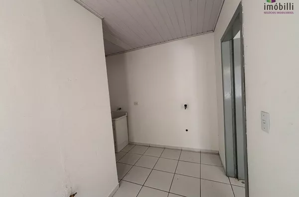 Kitnet 04 Ed. Wittmann - Rua Caramuru, 238 - Centro