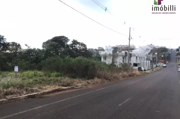 Terreno com fundos para Reserva