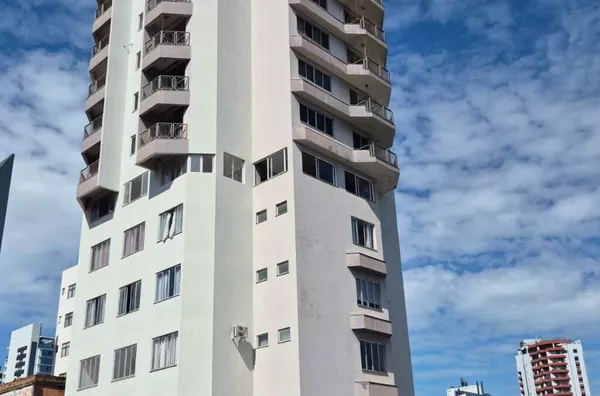 Apartamento 601 Edifício Osvaldo Bukovski sendo 01 Apartamento por andar