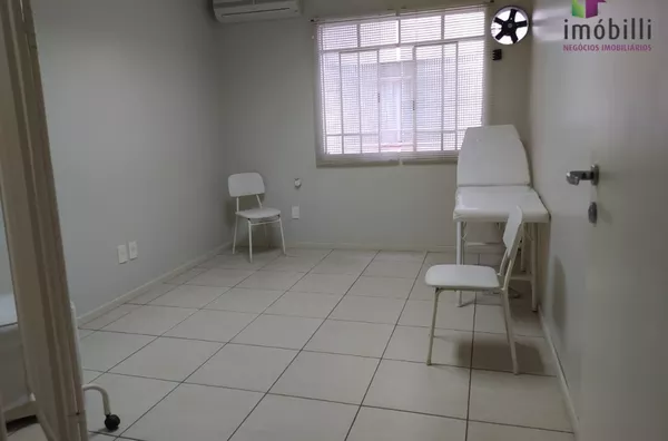 SALA COMERCIAL EM GALERIA PARA LOCAÇÃO 