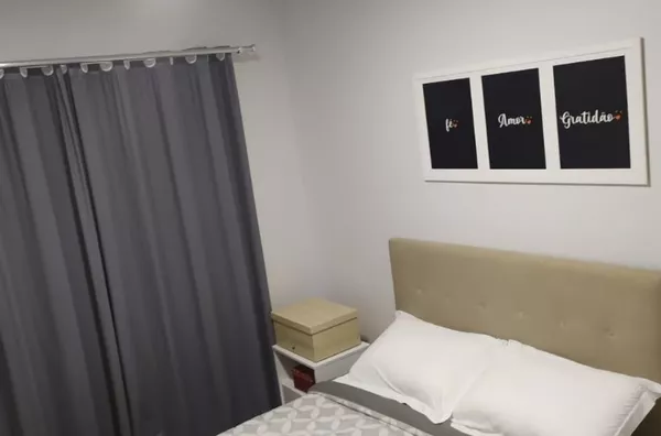 Casa de Alvenaria semi-mobiliada no Bairro Fraron 