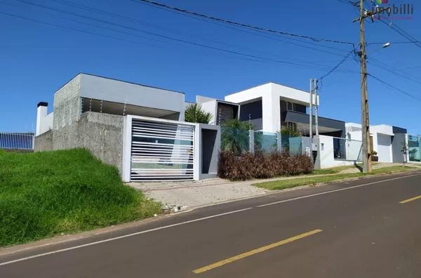 Casa com Piscina no Bairro São Francisco 